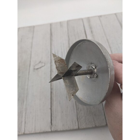 Red Painted Wood Handled Nut Food Chopper Spring No Jar - Picture 4 of 7